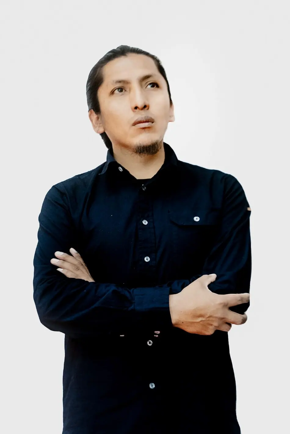 Retrato de Carlos Apucusi, fotógrafo y director de fotografía